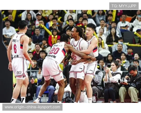 CBA 球队三连抢断打懵对手