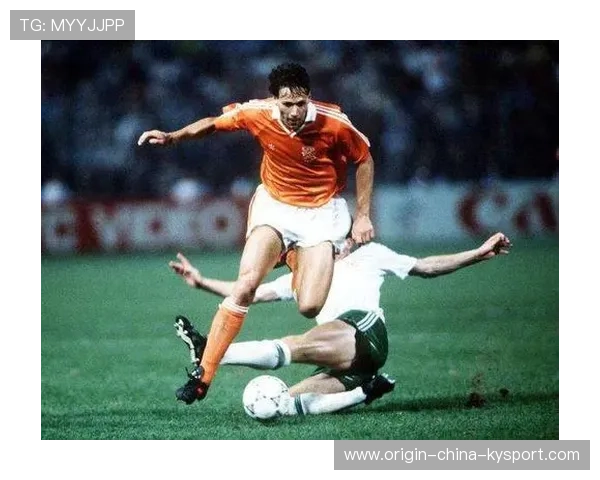 富勒姆威廉的前场小范围配合行云流水 富勒姆威廉的前场小范围配合行云流水